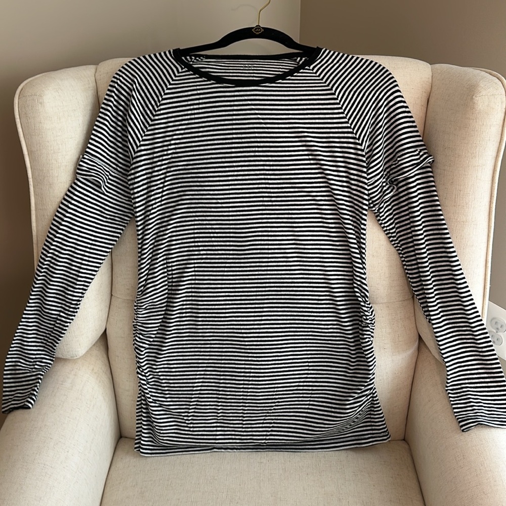 GAP Maternity long sleeve feather tee, ruffle sleeve